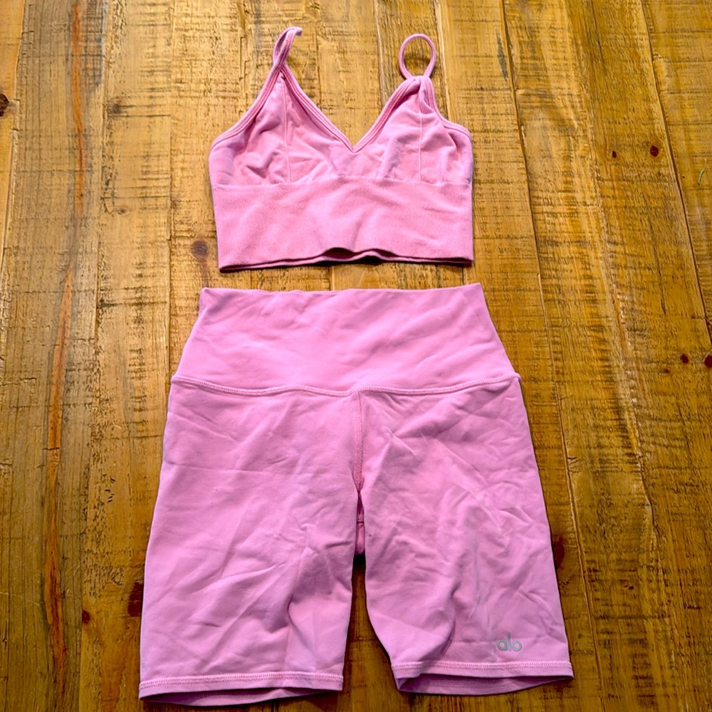 Alo Yoga Bubblegum Pink V-Neck Sports Bra & Biker Short Workout Set, Size S